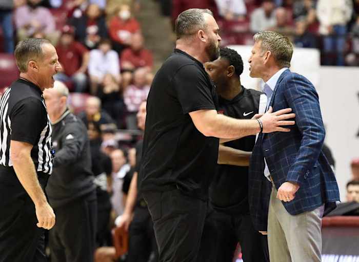 Nate Oats Departs After Second Technical Foul - 02.16.22